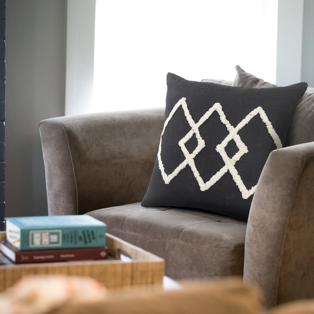 Evette Rios Avant-Garde White Tufted Diamond Throw Pillow. Picture 8