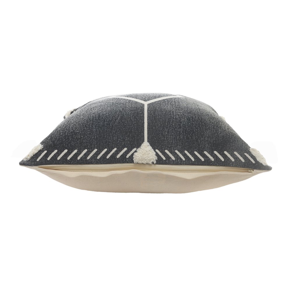 Ox Bay Hand-Woven Black/Cream Diamond All-Natural Cotton  Pillow Cover. Picture 2