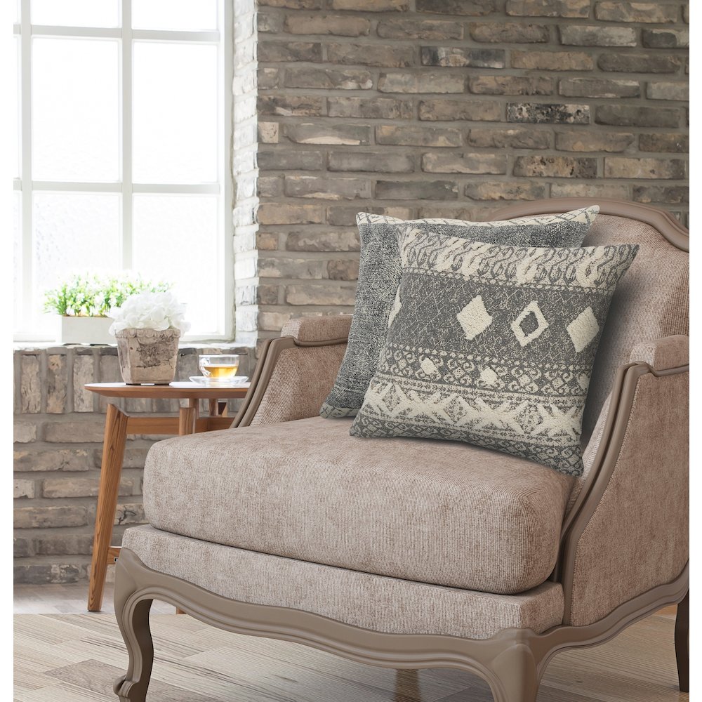 Modern Rustic Tufted Throw Pillow. Picture 3