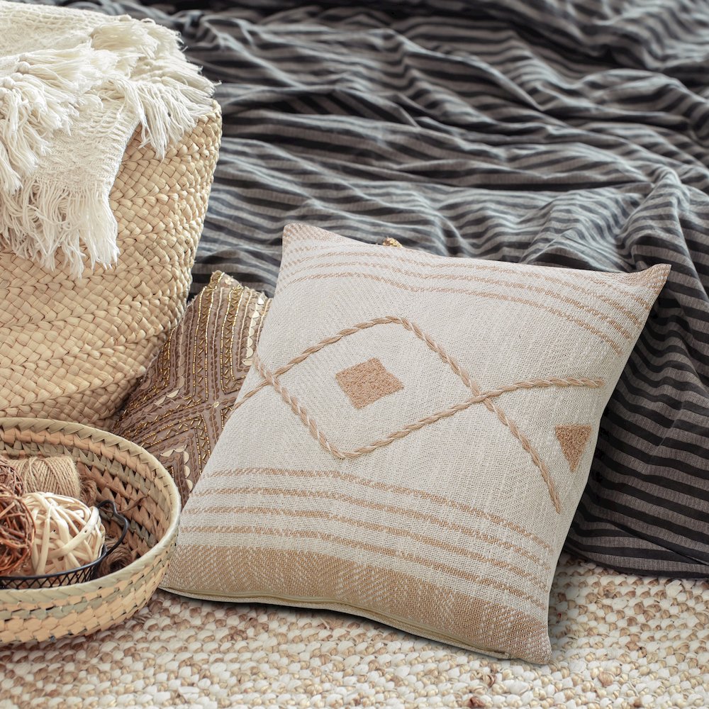 Coastal Edge Geometric Diamond Throw Pillow. Picture 9
