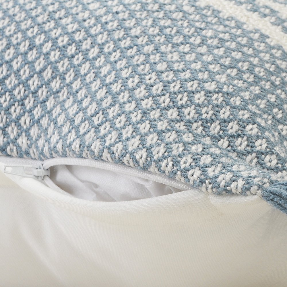 Ox Bay Hand-Woven Blue/White Geometric Resistant Polyester Pillow Cover. Picture 2