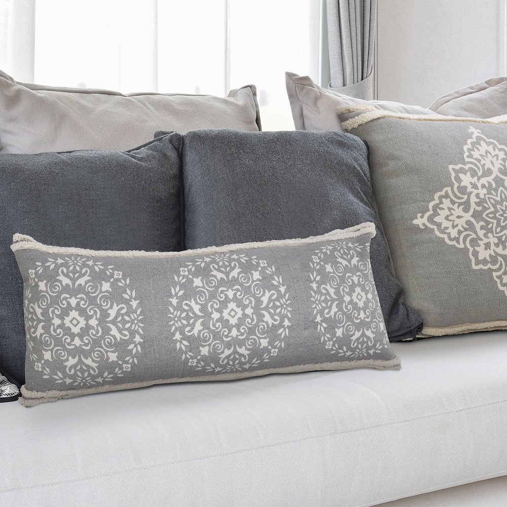 Ox Bay Hand-Woven Gray/White Medallion All-Natural Cotton Pillow Cover. Picture 8