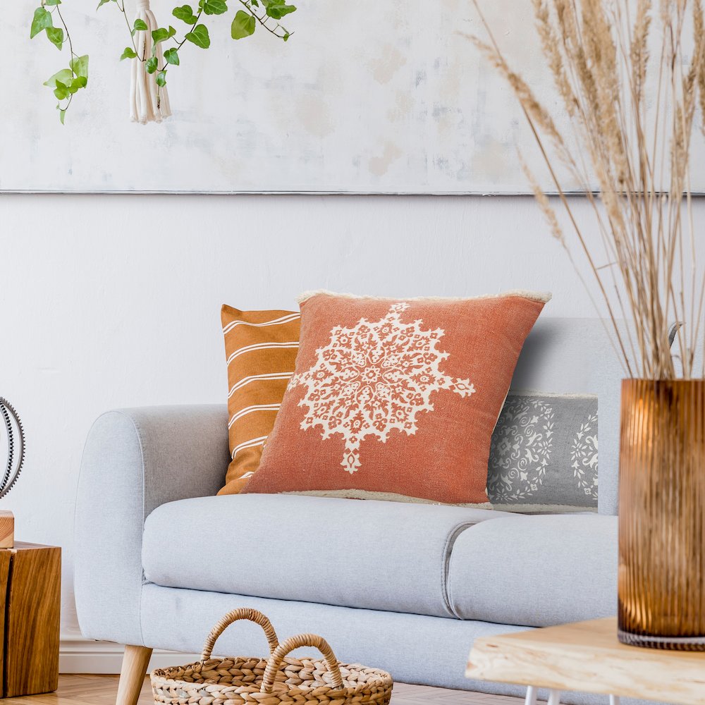 Casual Floral Mandala Medallion Throw Pillow with Tufted Border. Picture 8