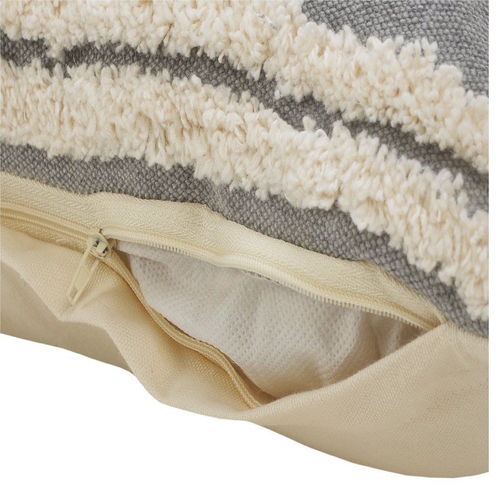 Ox Bay Hand-Woven Gray/White Medallion All-Natural Cotton Pillow Cover. Picture 3