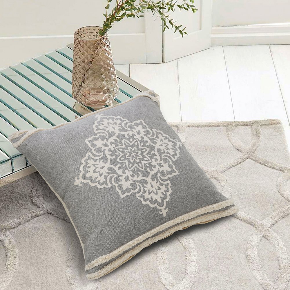 Casual Floral Diamond Medallion Throw Pillow with Tufted Border. Picture 8