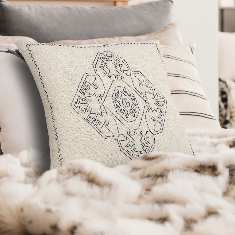 Embroidered Damask Medallion Throw Pillow. Picture 8
