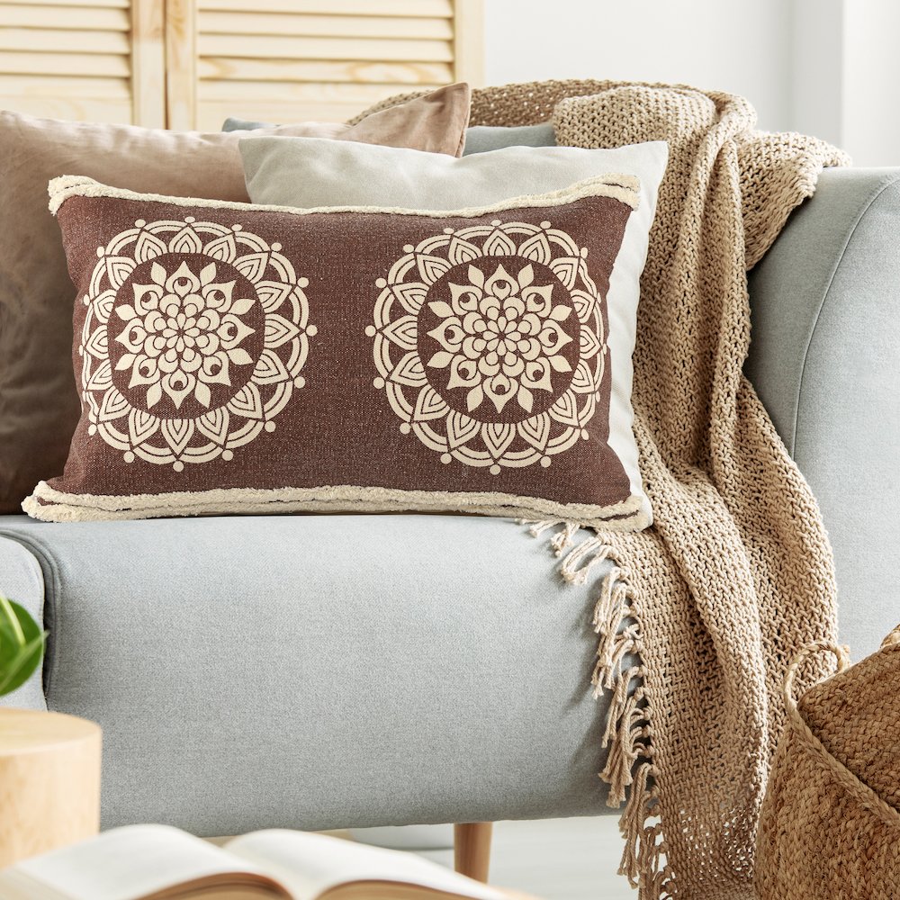 Floral Medallion Lumbar Throw Pillow with Stripe Border. Picture 5