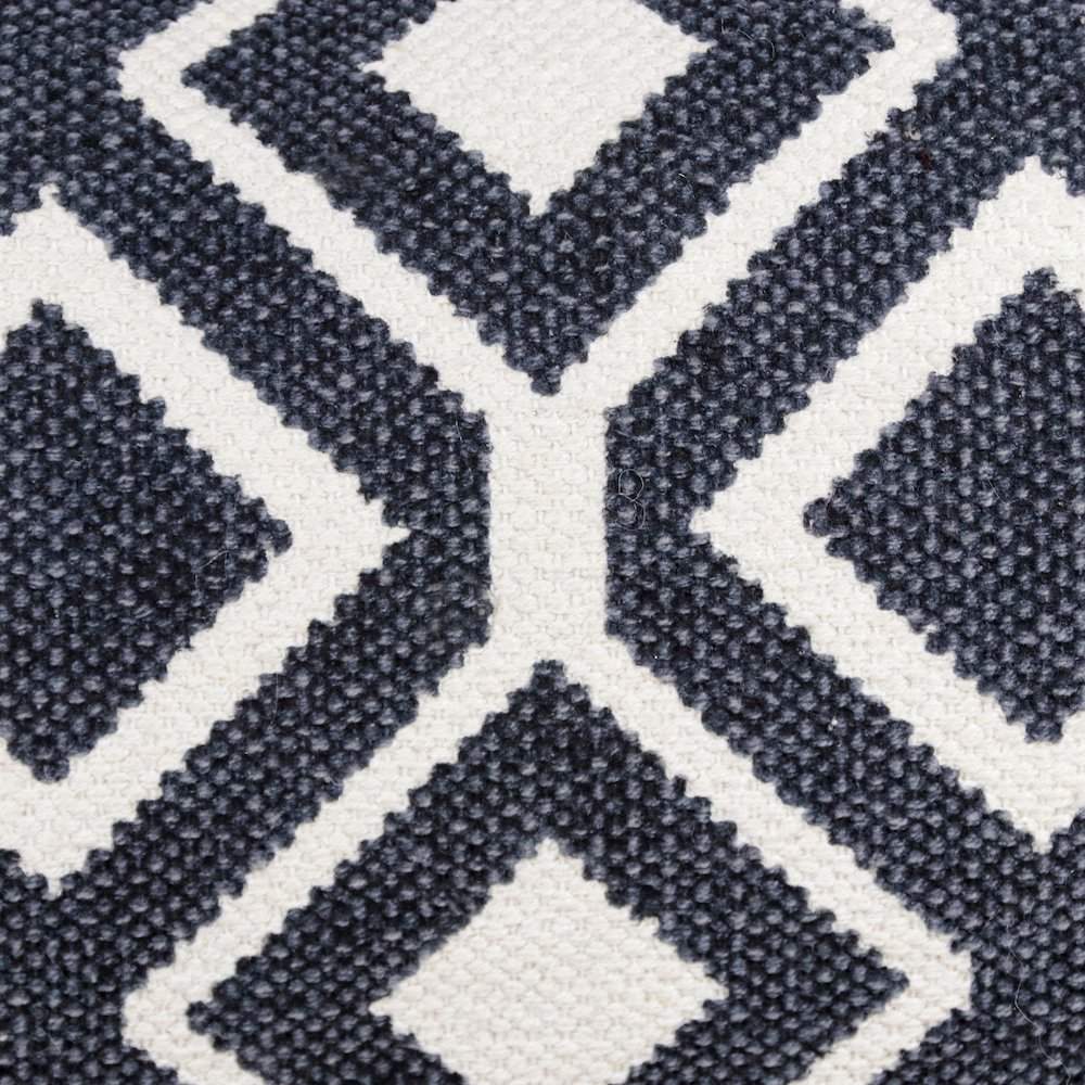 Ox Bay Hand-Woven Black/White Diamond Cotton Blend Pillow Cover. Picture 2