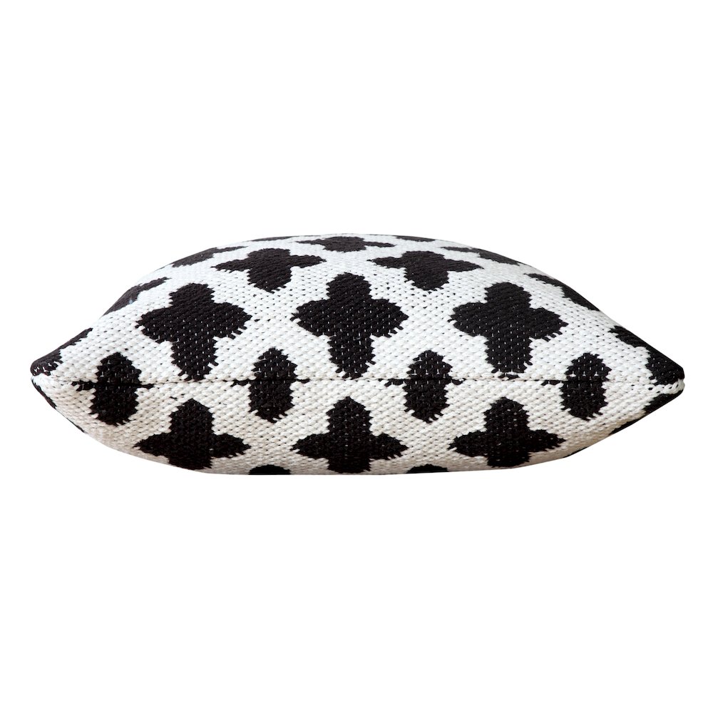 Ox Bay Machine-Made White/Black Trellis Cotton Blend Pillow Cover. Picture 6