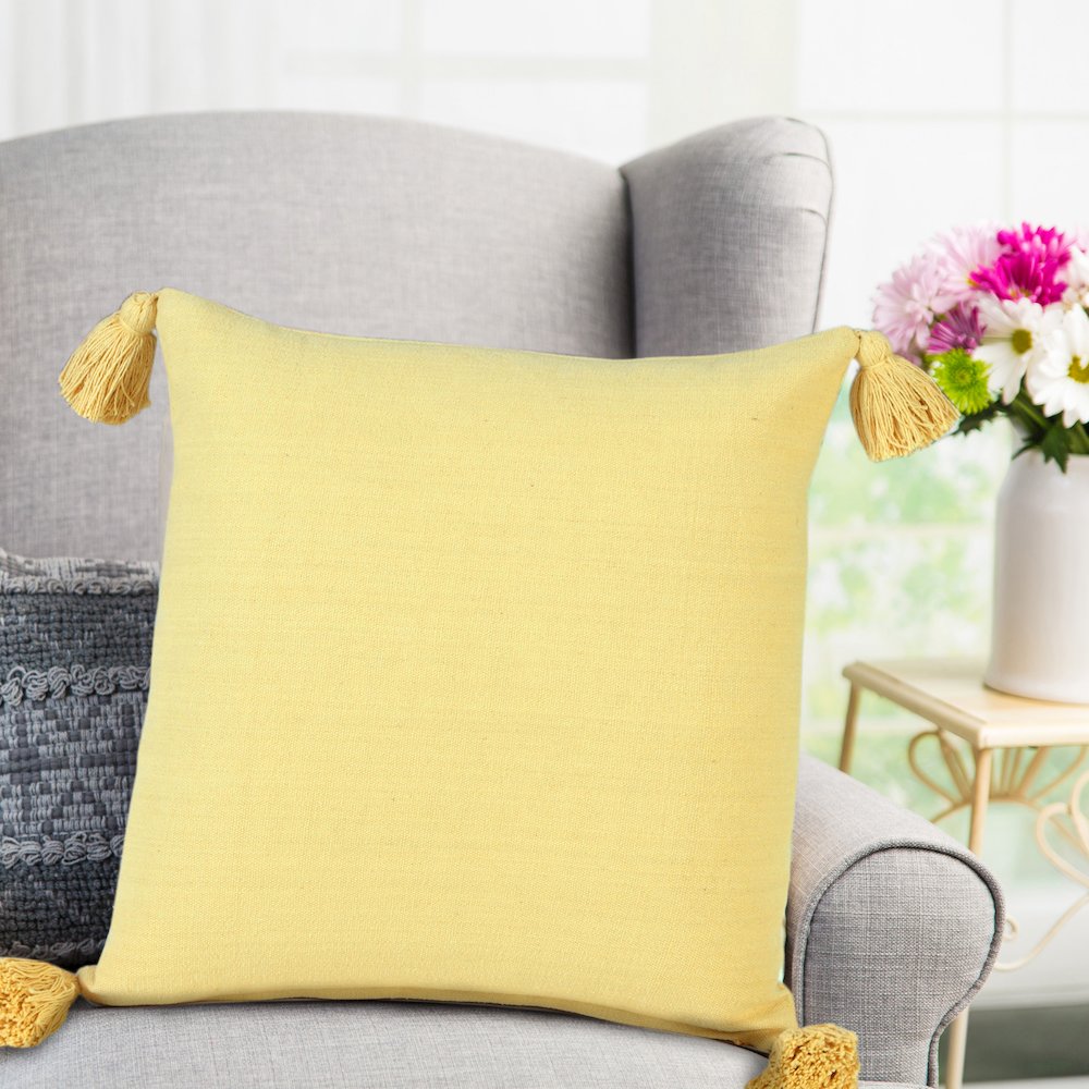 Solid Cotton Everyday Decorative Throw Pillow with Tassels. Picture 9