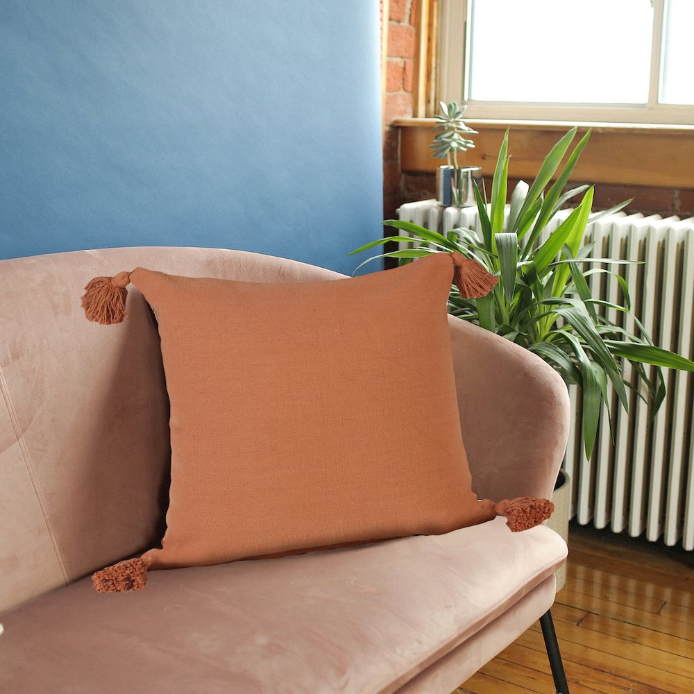 Sundaze Cotton Pillow Set of 2 in Orange, 20" x 20". Picture 8