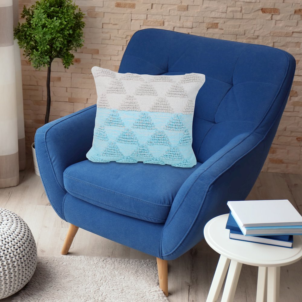 Ox Bay Hand-Woven Blue/White Geometric All-Natural Cotton Pillow Cover. Picture 8