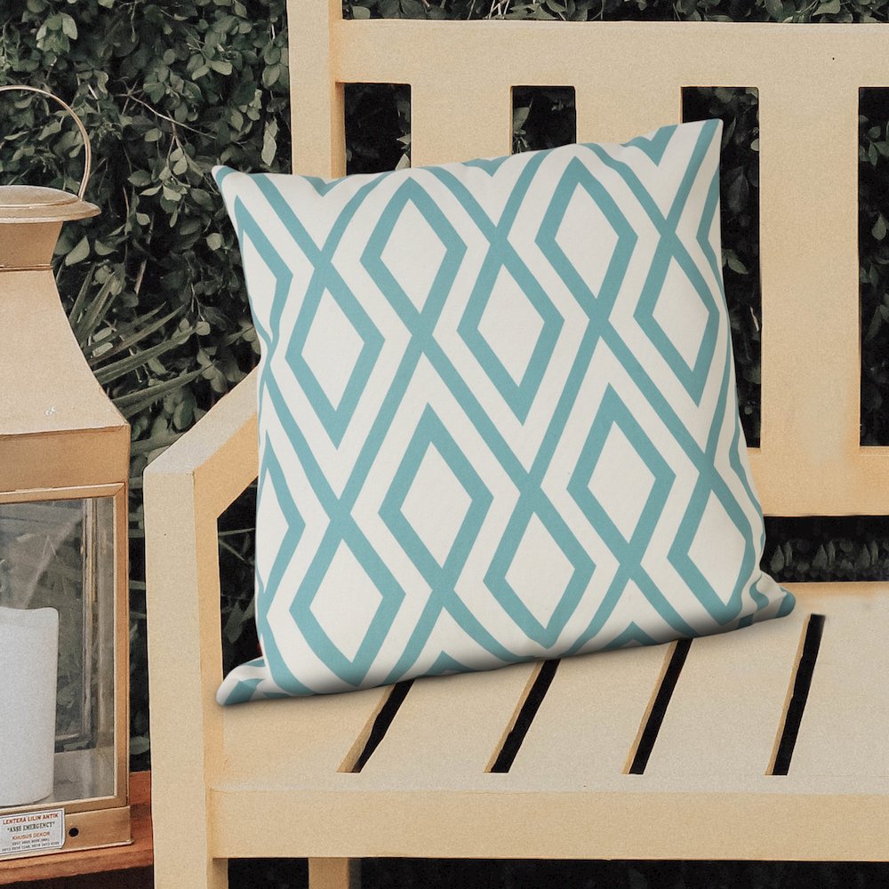 Veranda PET Yarn Poly Filled Pillow in Blue/White, 20" x 20". Picture 7
