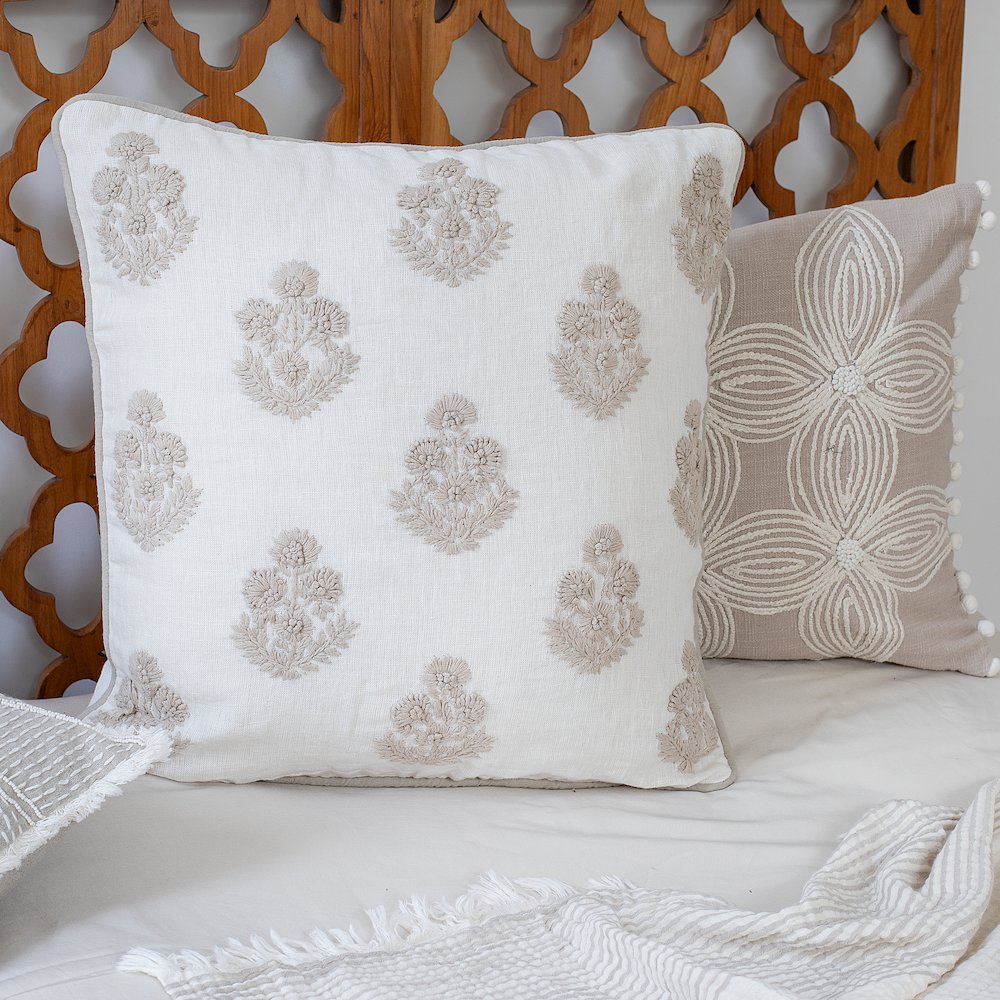 Odyssey Linen Poly Filled Pillow in Cream/Beige, 20" x 20". Picture 2
