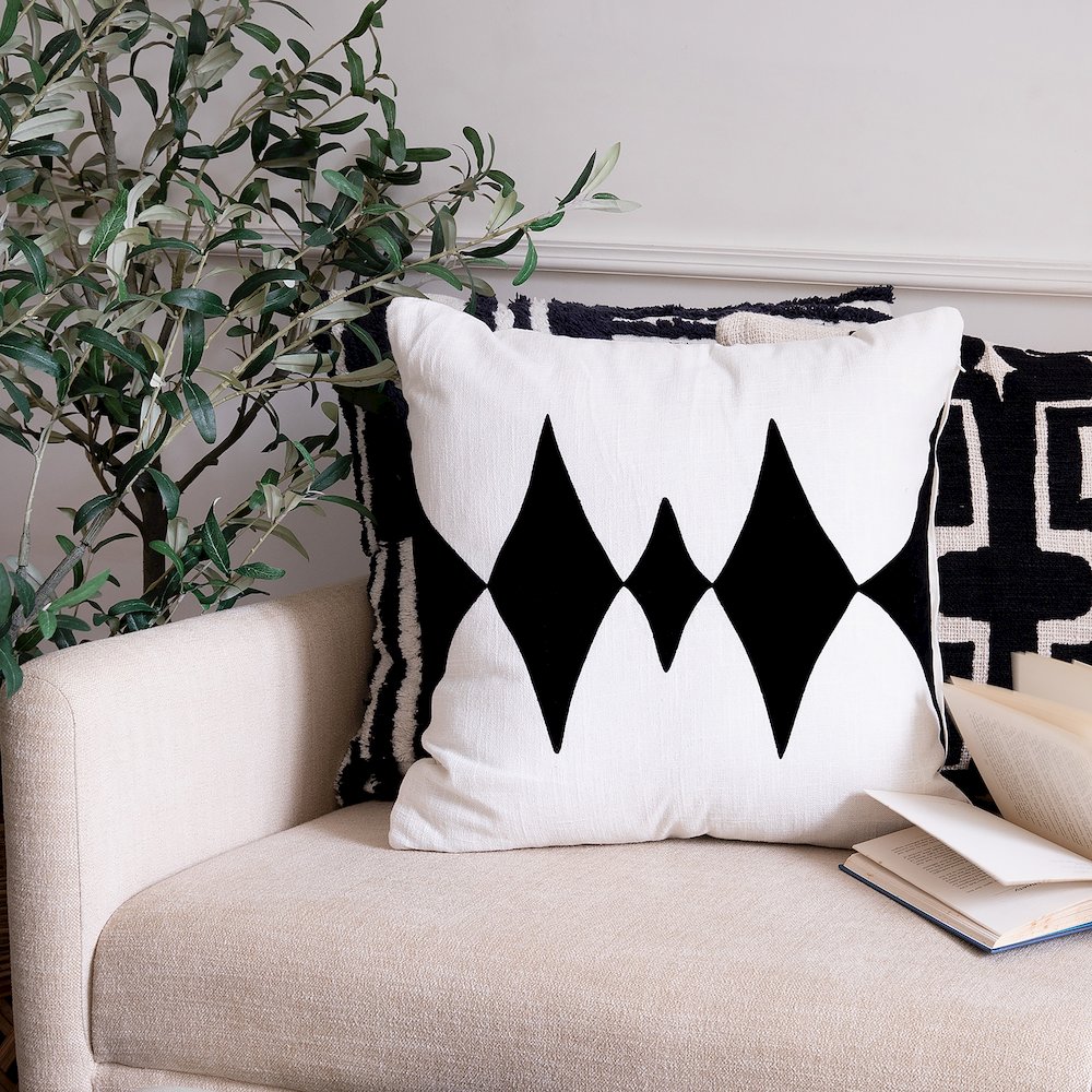 Stacy Garcia Cotton Blend Poly Filled Pillow in Black/White, 20" x 20". Picture 2