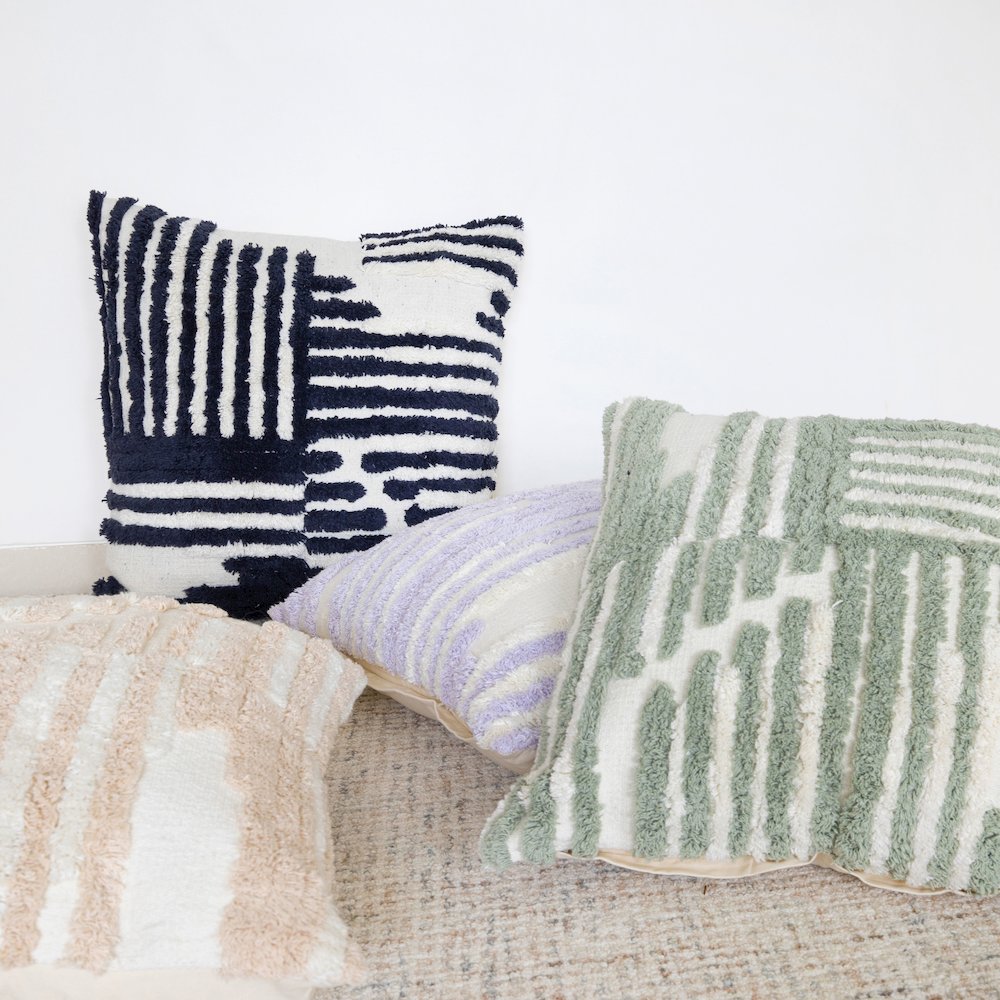 Stacy Garcia Cotton Poly Filled Pillow in Cream/White, 22" x 22". Picture 9