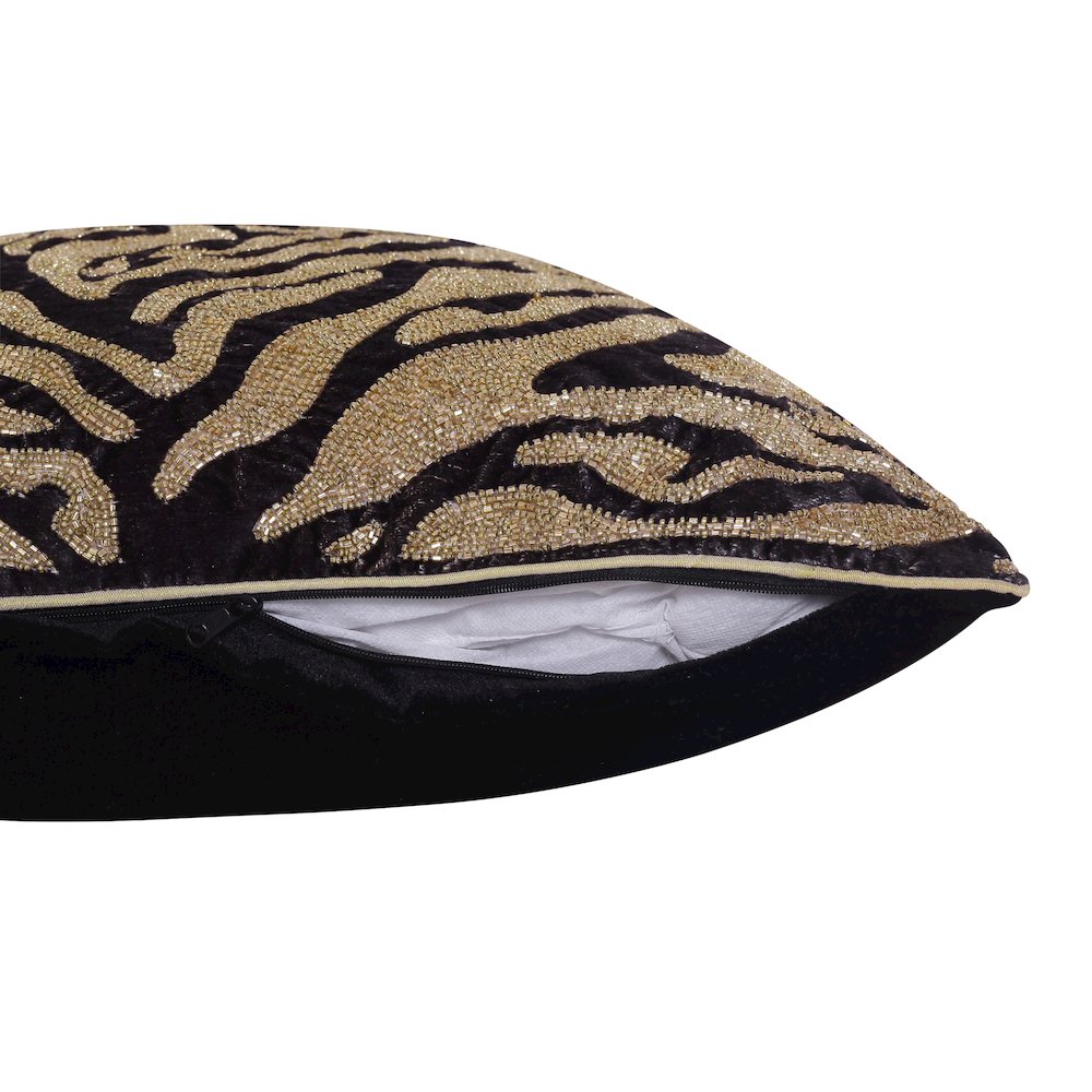 Cosmopolitan Performance Poly Filled Pillow in Gold/Black, 20" x 20". Picture 10