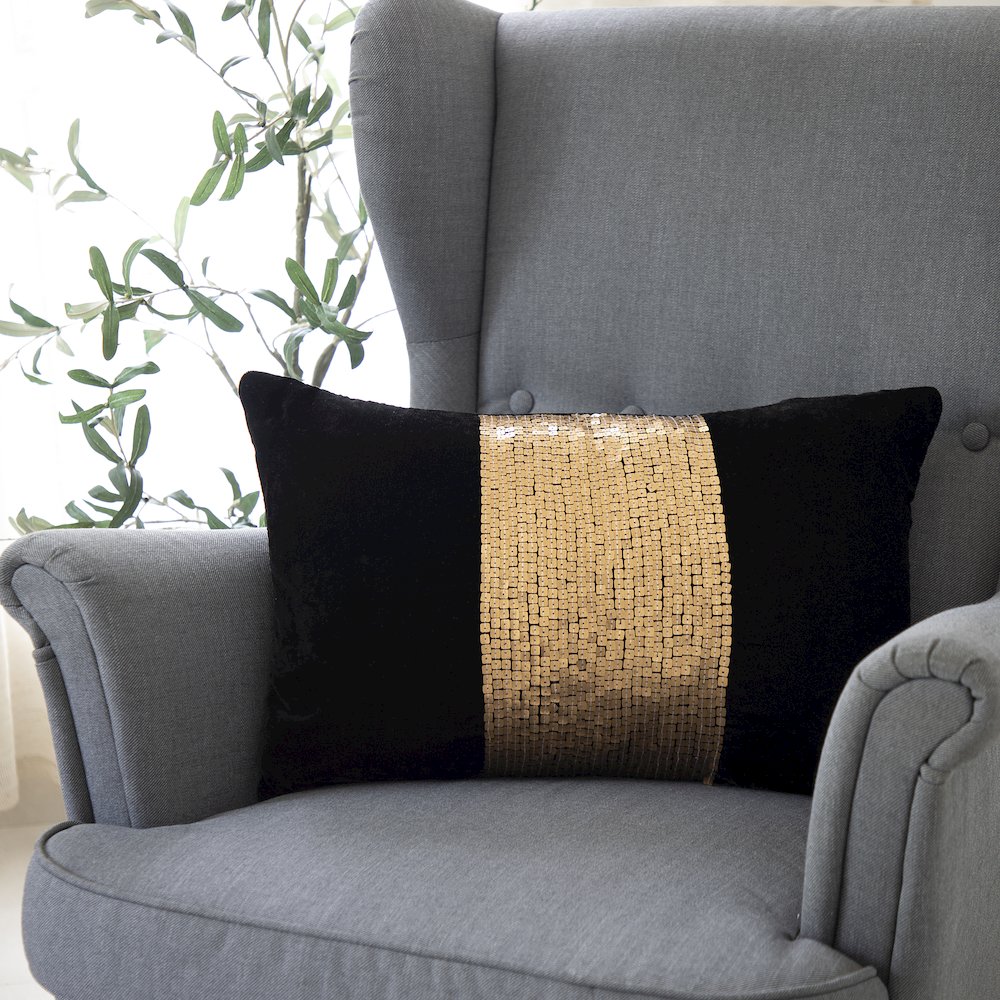 Cosmopolitan Performance Poly Filled Pillow in Black/Gold, 16" x 24". Picture 2
