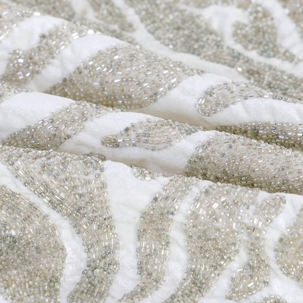 Cosmopolitan Performance Poly Filled Pillow in Ivory/Silver, 20" x 20". Picture 4
