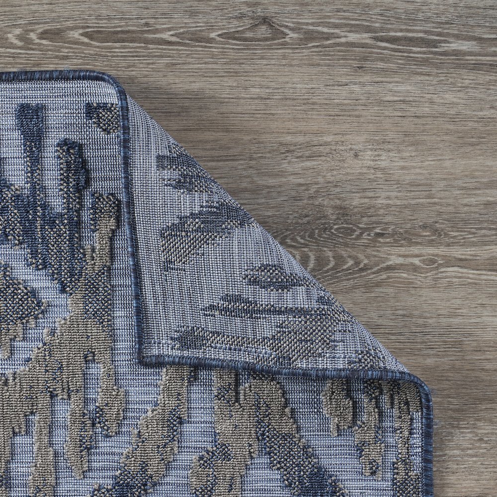 Modern Multicolored Ikat Indoor/Outdoor Rug. Picture 3