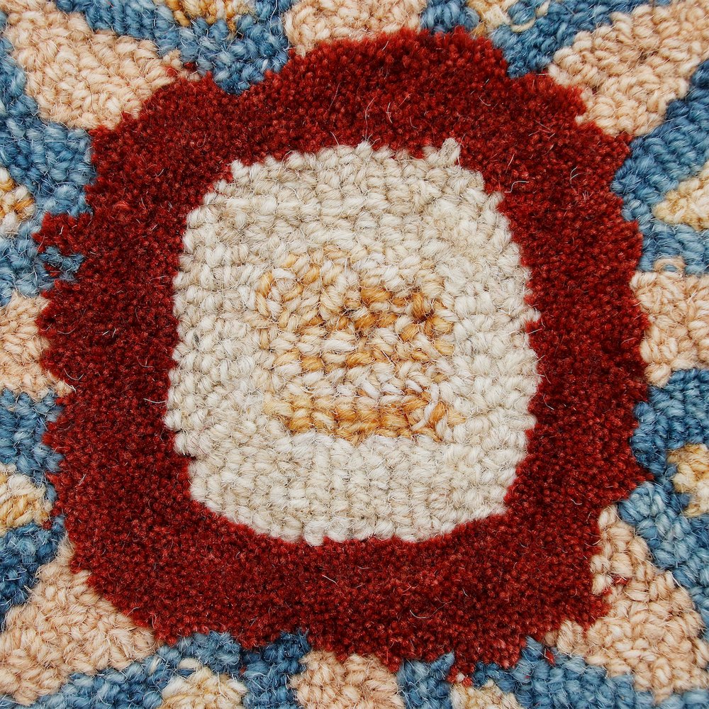RugsA Beige/Blue Medallion Wool Round Rug. Picture 4