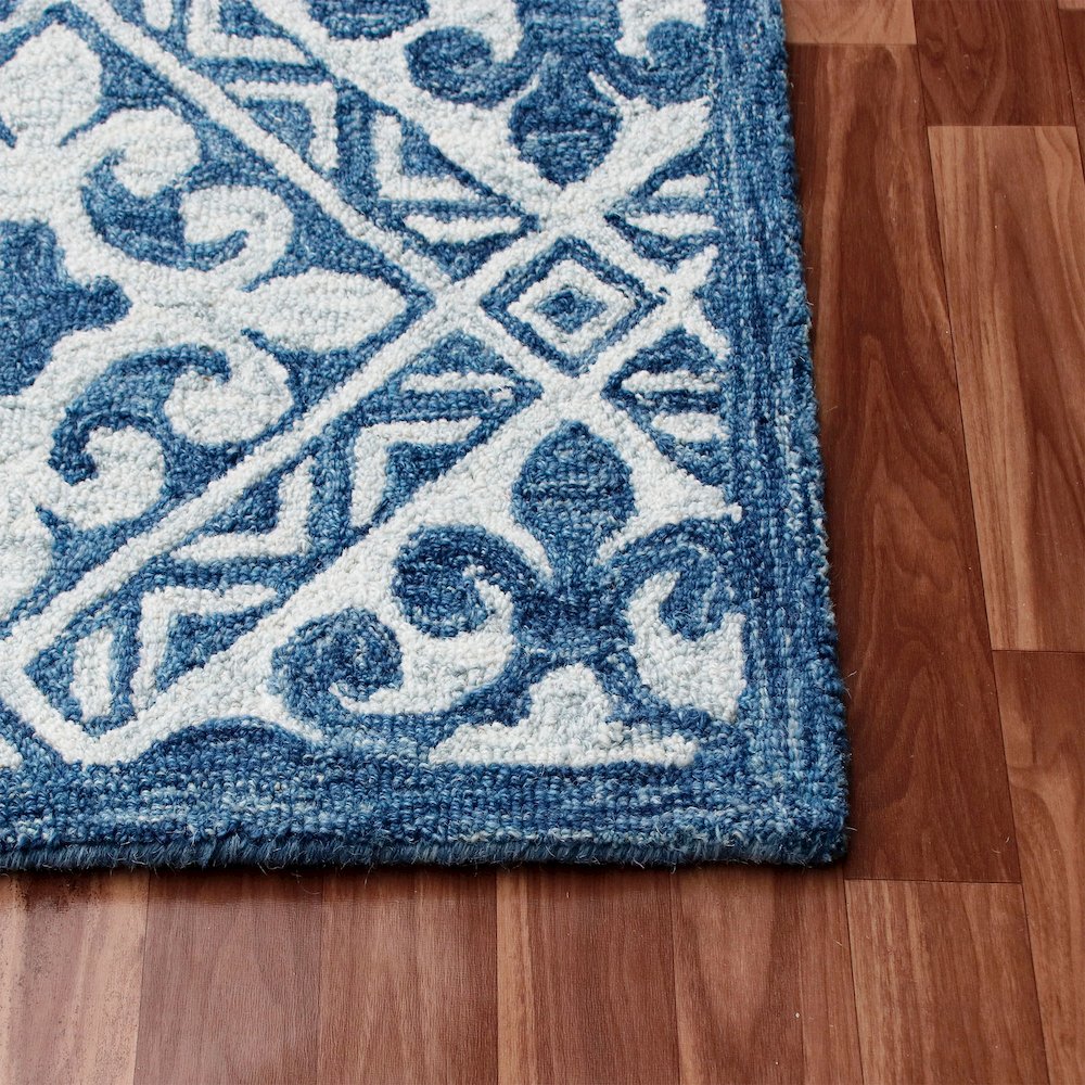 Blue Floral Hand-Tufted Wool Runner Rug. Picture 4