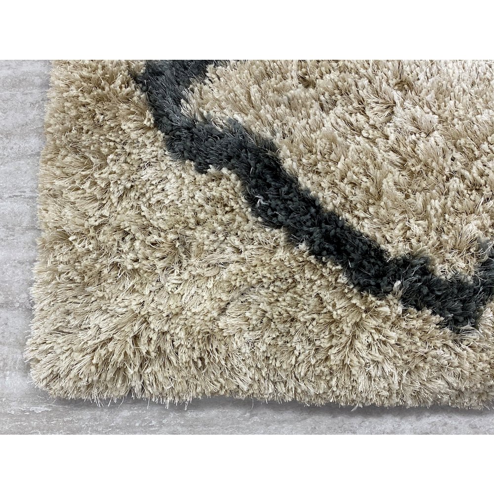 Cream and Charcoal Moroccan Geometric Shag Rug. Picture 2