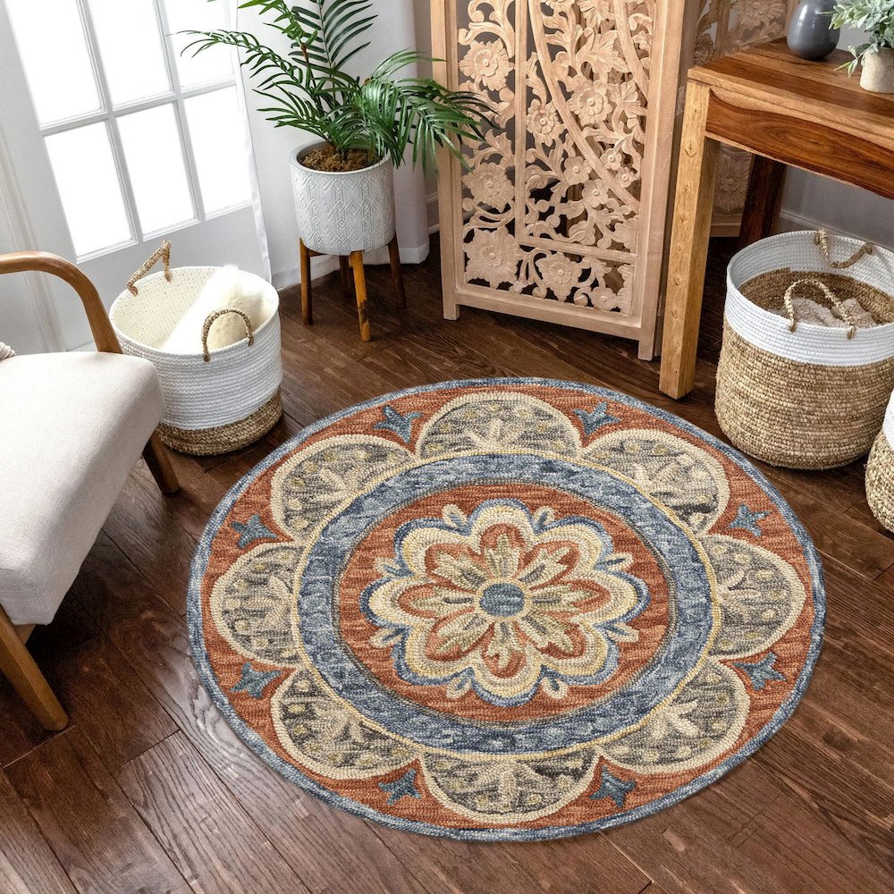 Rust Floral Farmhouse Hand-Woven Wool Indoor Area Rug. Picture 2
