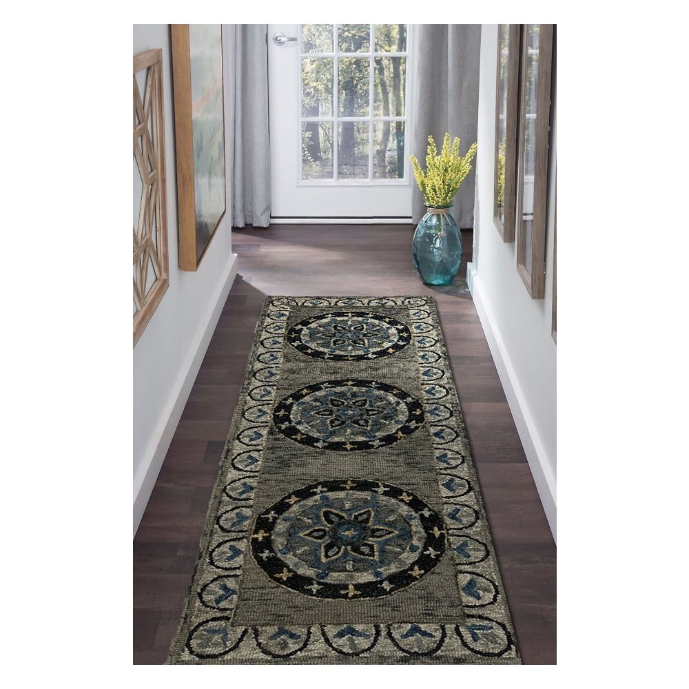 Floral Dreaming Medallion Scalloped Area Rug. Picture 1