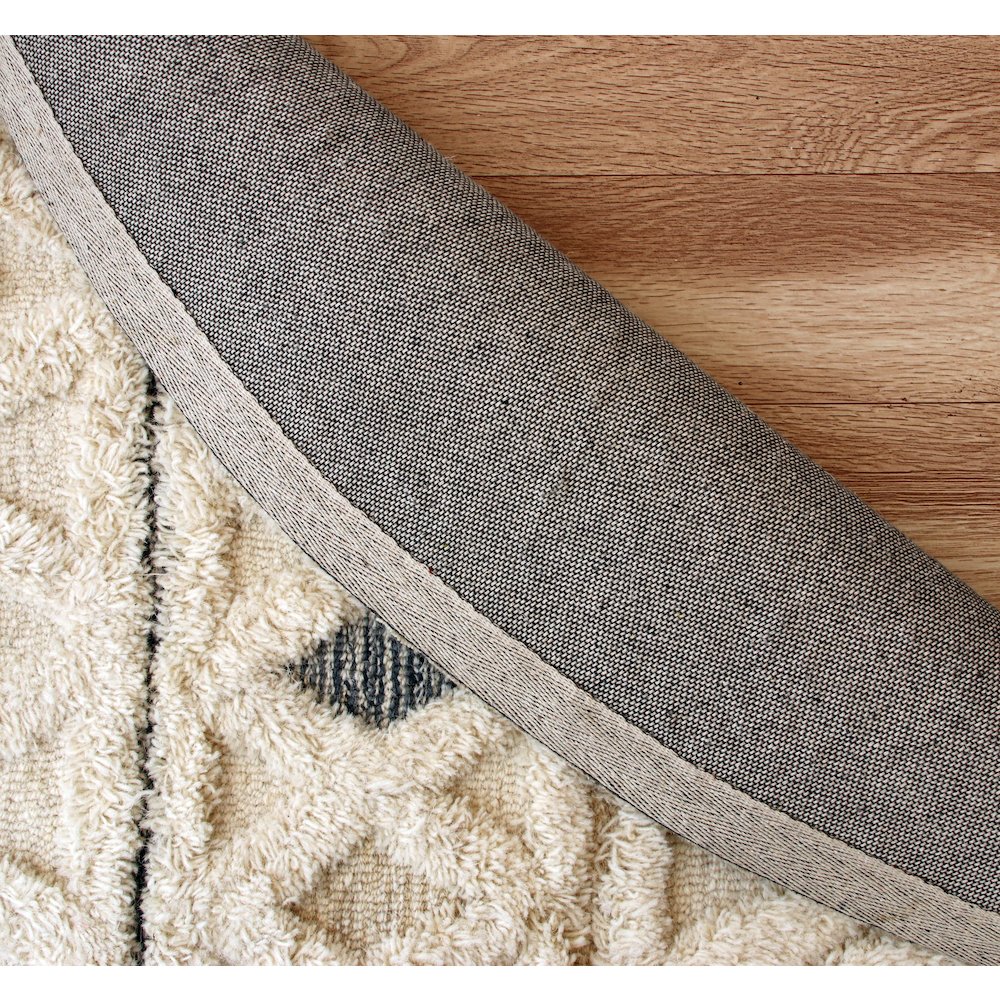 Tufted Geometric Diamonds and Stripes Round Rug. Picture 2