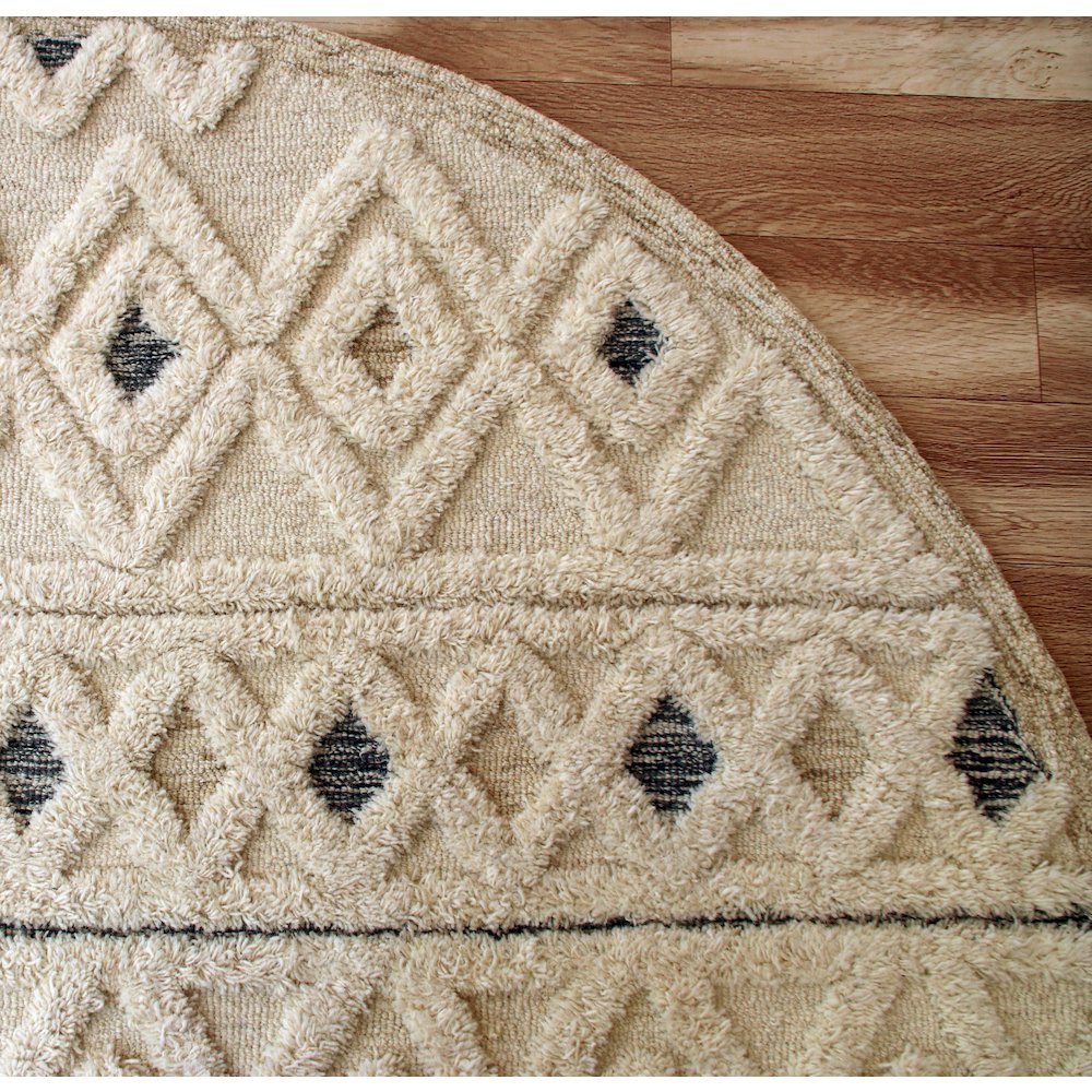 Tufted Geometric Diamonds and Stripes Round Rug. Picture 3