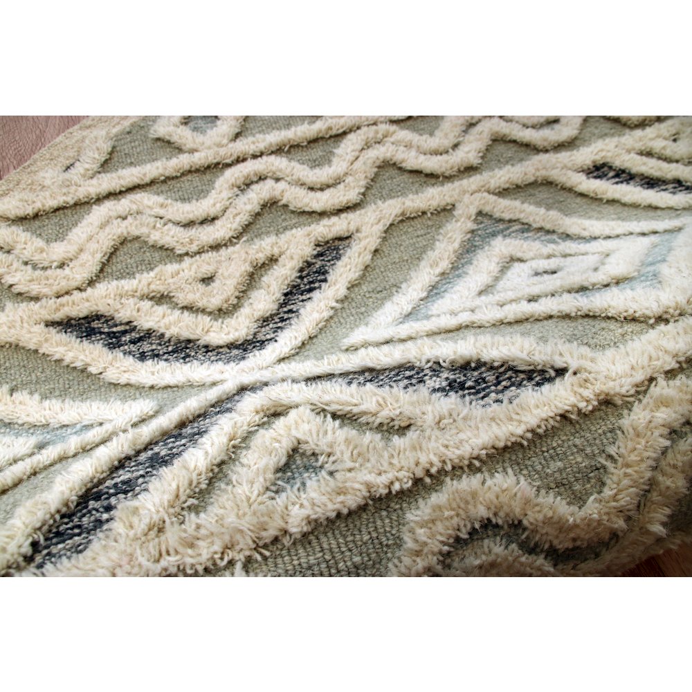 Sinuous Contemporary Tufted Geometric Motif Wool Blend Area Rug, Gray, 4' Round. Picture 5