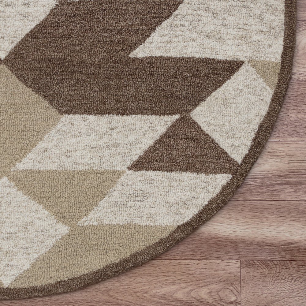 Rustic Southwestern Geometric Round Rug. Picture 3