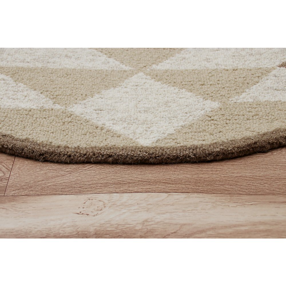 Rustic Southwestern Geometric Round Rug. Picture 4