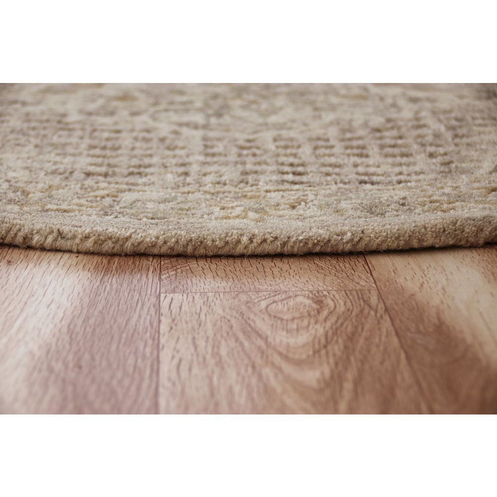 Traditional Cottage Medallion Round Rug. Picture 4