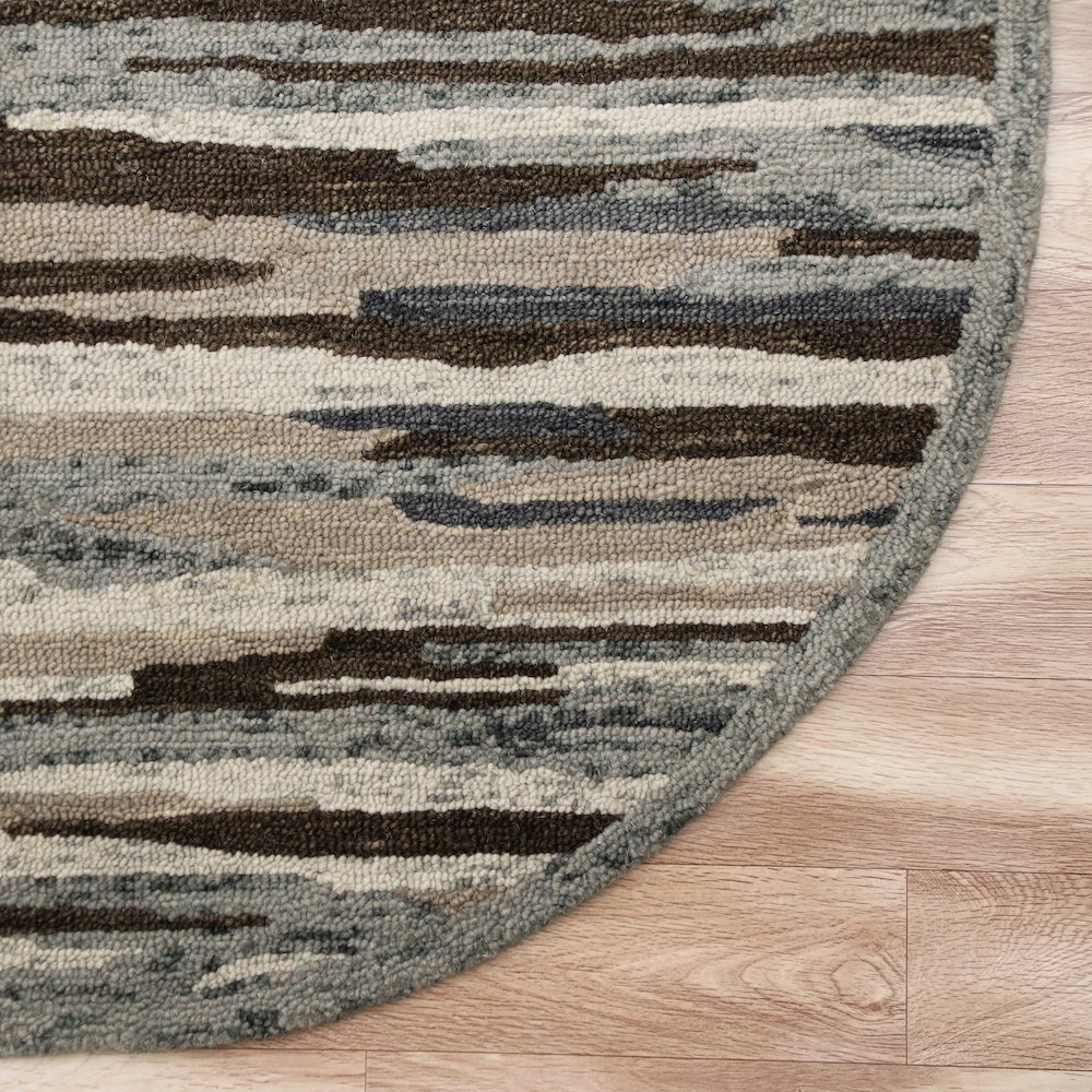 Distressed Cabin Camouflage Round Rug. Picture 3