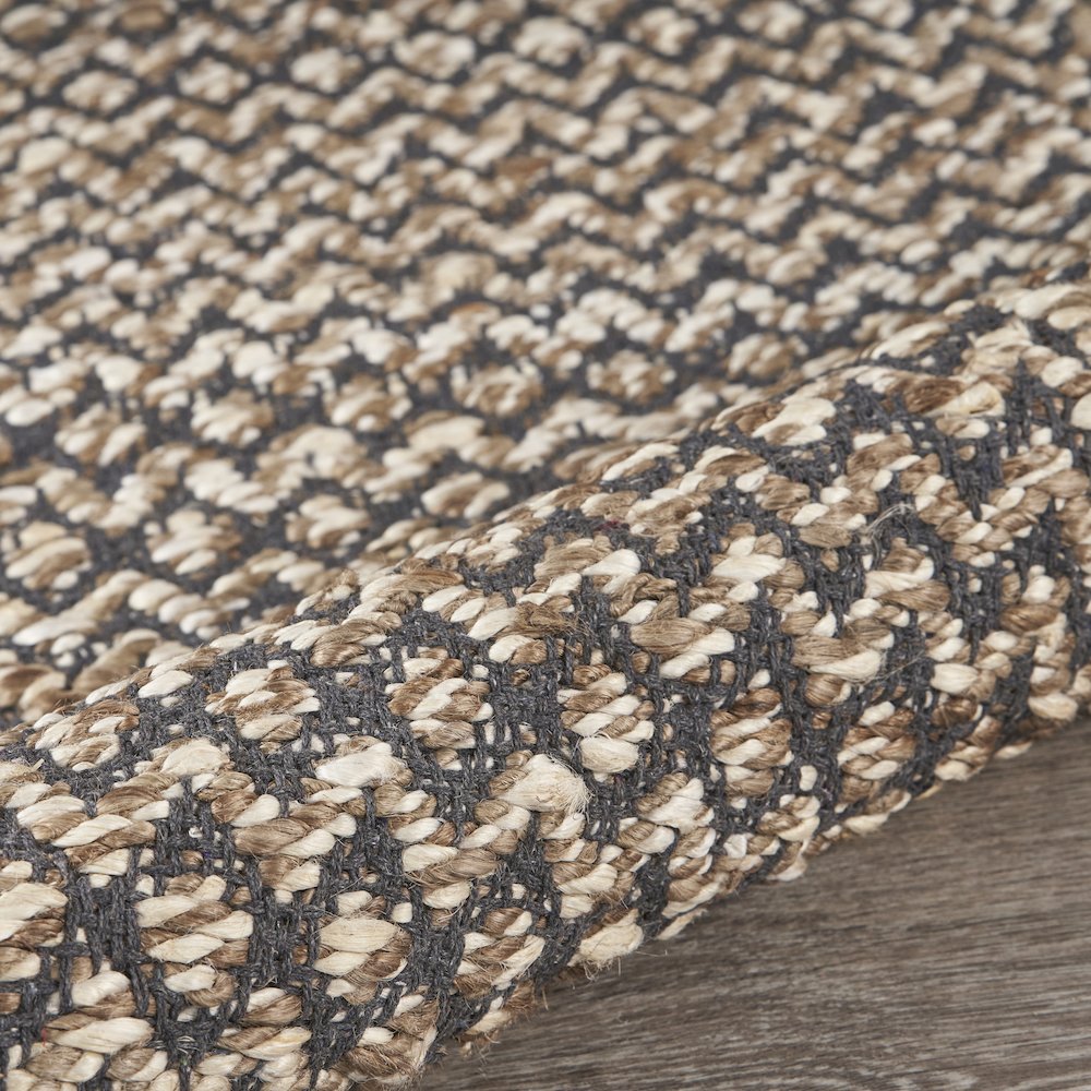 Reversible Deep Gray Chevron Runner. Picture 4