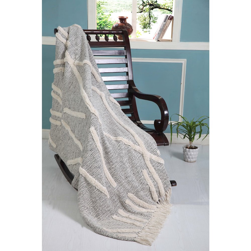 Black/Gray Diamond Hand-Woven All-Natural Cotton Throw Blanket. Picture 3