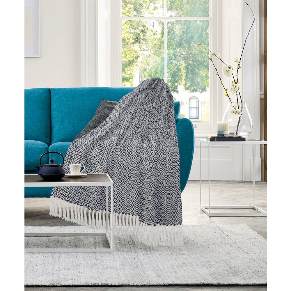 Blue/White Diamond All-Natural Cotton Throw Blanket. Picture 4