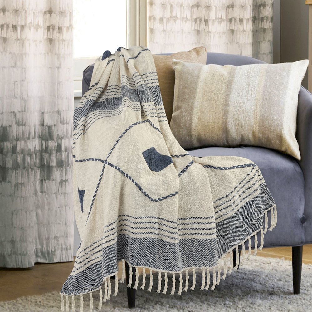 Blue/Cream Diamond All-Natural Cotton Throw Blanket. Picture 8