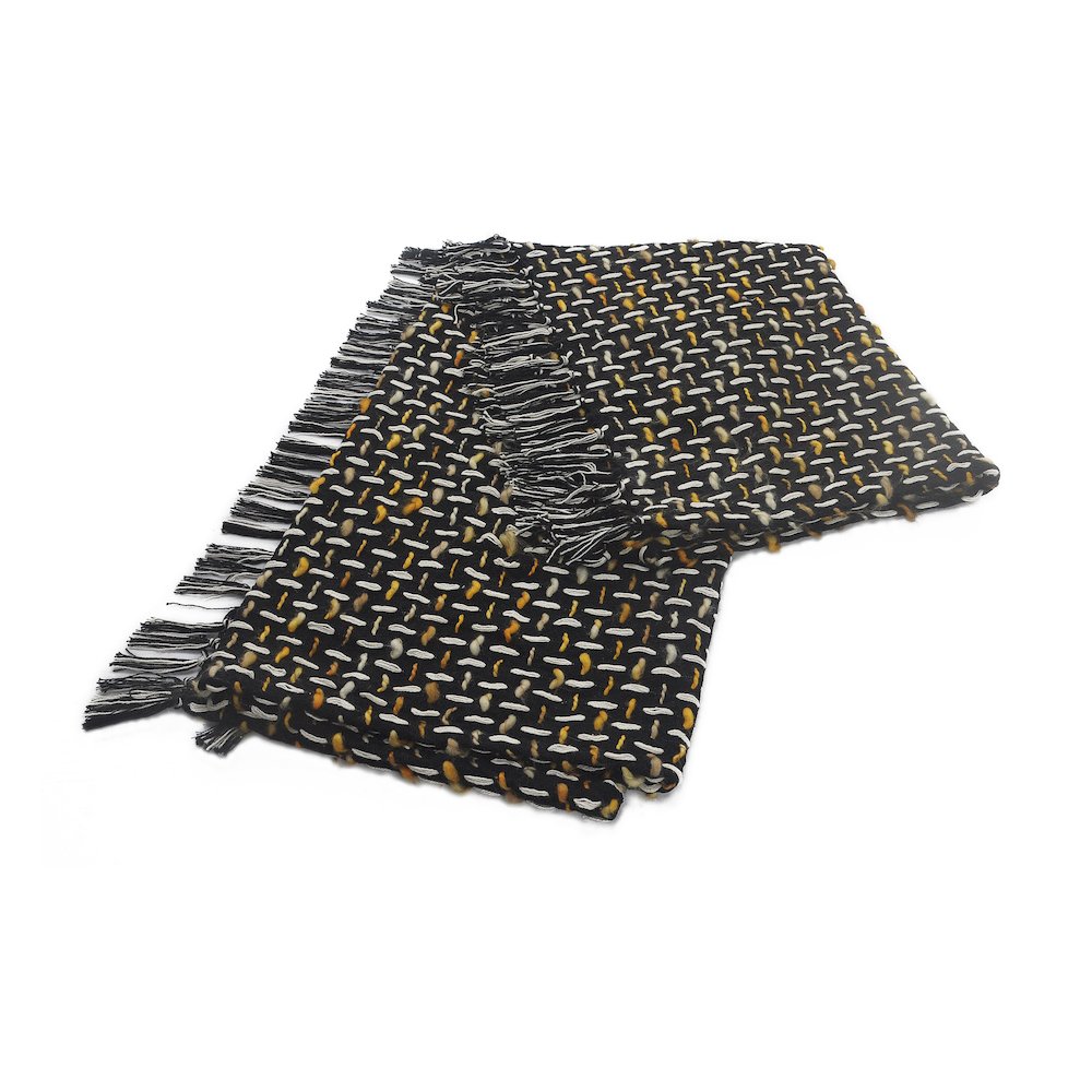 Black/Gold Geometric All-Natural Cotton Throw Blanket. Picture 5