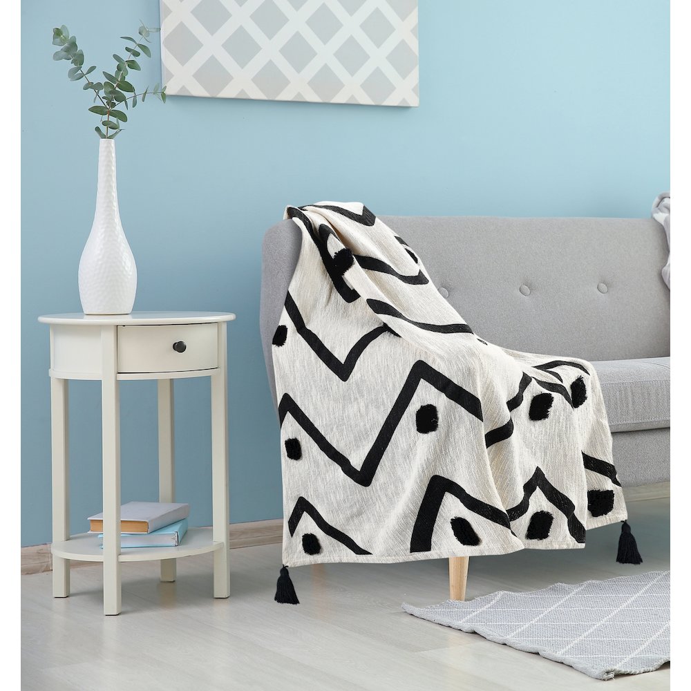 Avant-Garde Black/White Chevron Hand-Woven All-Natural Cotton Throw Blanket. Picture 8