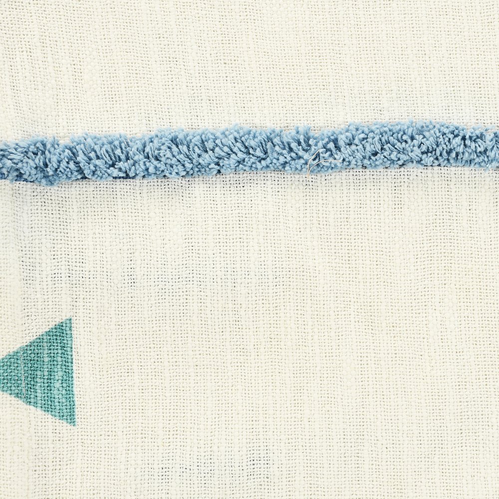 Cream/Blue Geometric Hand-Woven All-Natural Cotton Throw Blanket. Picture 2