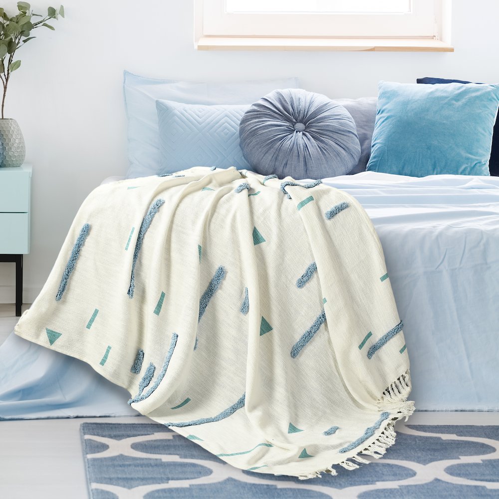 Cream/Blue Geometric Hand-Woven All-Natural Cotton Throw Blanket. Picture 8