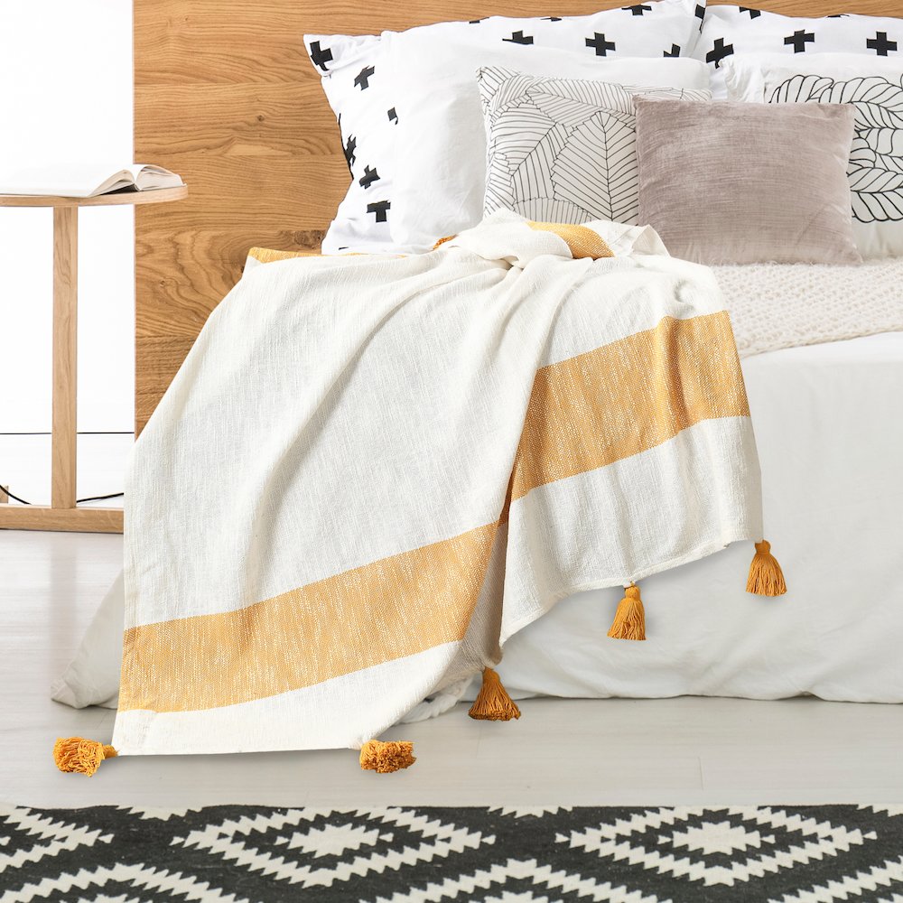 Borderline Striped Hand-Woven All-Natural Cotton Throw Blanket, Yellow. Picture 8