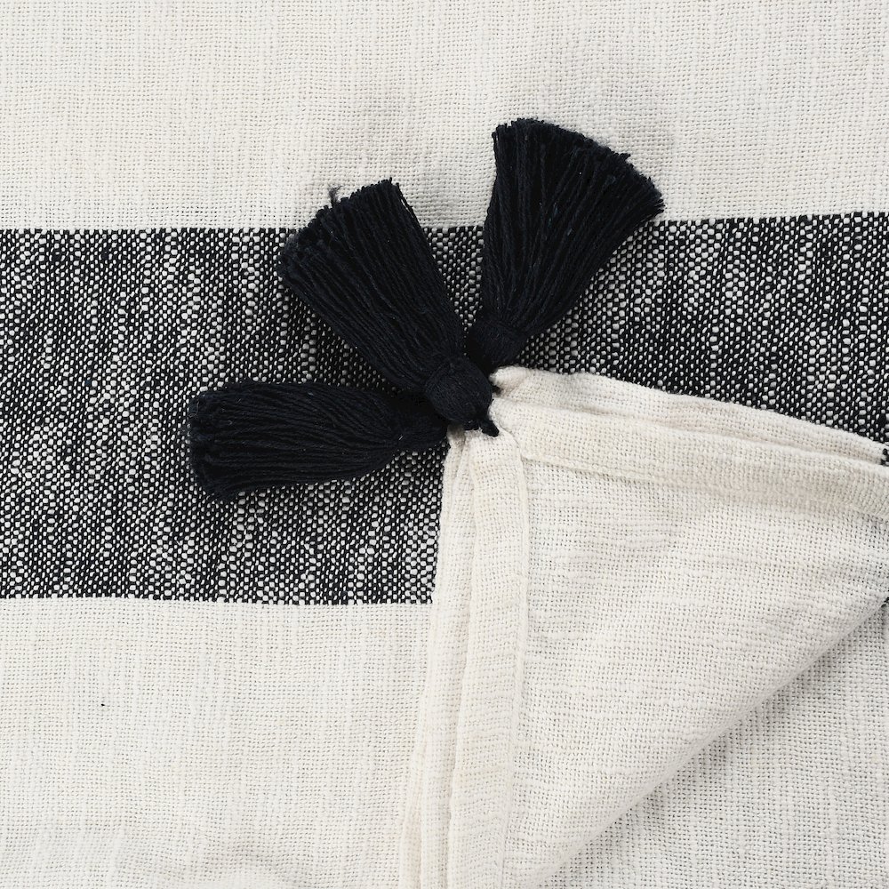 Evette Rios Borderline Striped Hand-Woven All-Natural Cotton Throw Blanket, Blue. Picture 5