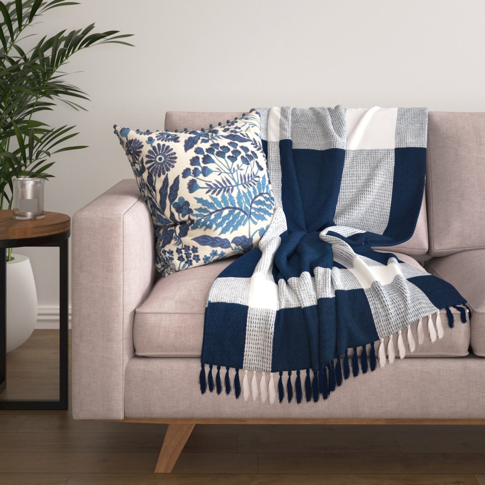 Blue/White Tartan/Plaid Hand-Woven All-Natural Cotton Throw Blanket. Picture 2