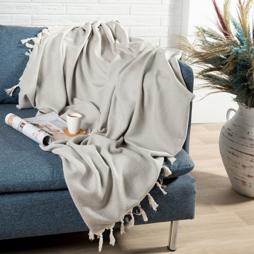 Grey/Cream Herringbone All-Natural Cotton Throw Blanket. Picture 2