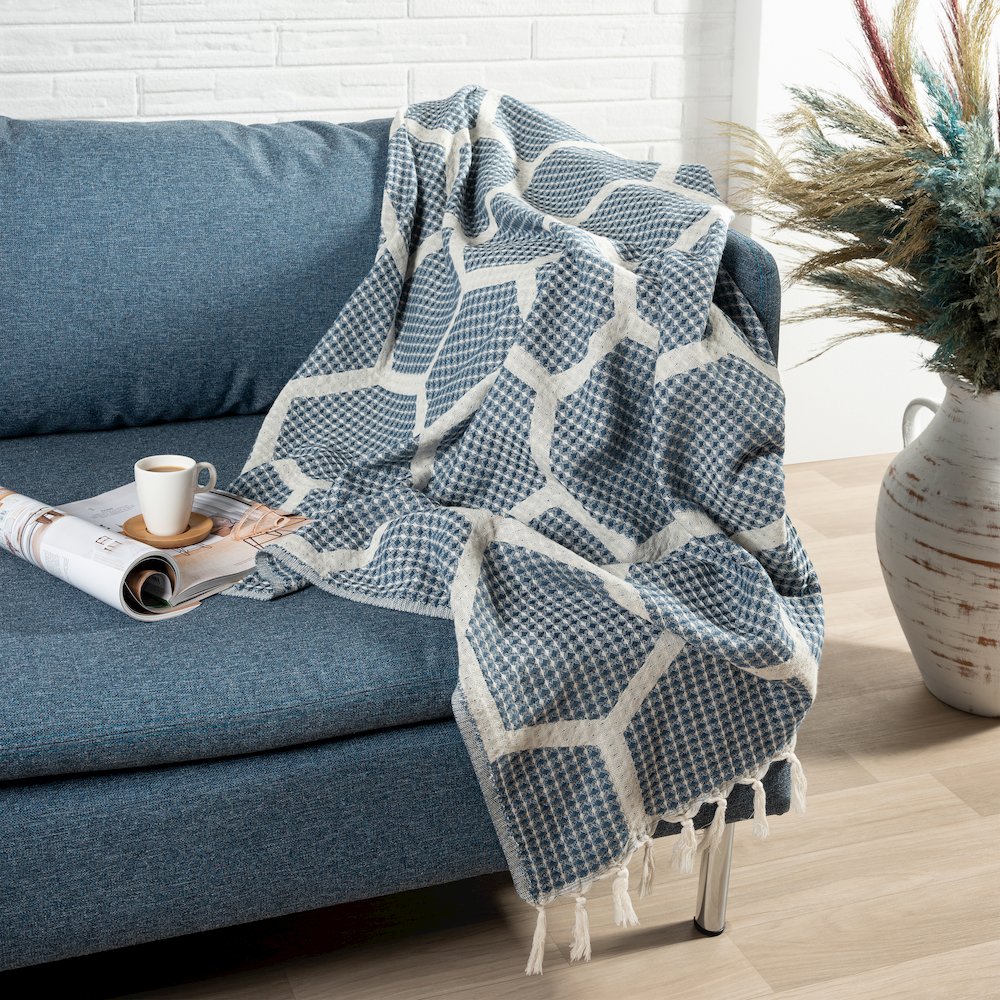 Avery Geometric/Honeycomb All-Natural Turkish Cotton Throw Blanket, Blue. Picture 2