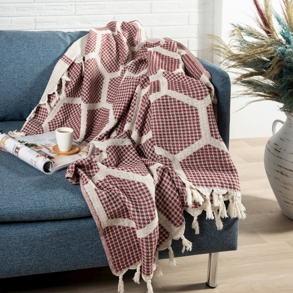 Avery Geometric/Honeycomb All-Natural Turkish Cotton Throw Blanket, Red. Picture 2